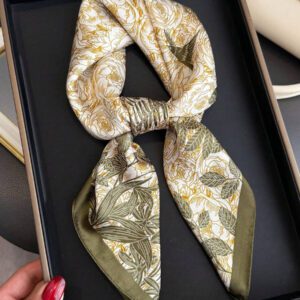 1 pièce Foulard carré en satin de soie à imprimé floral de luxe et , bandeau polyvalent pour femmes pour le tourisme, les vacances, les loisirs, le foulard de tête, les déplacements quotidiens, le petit col