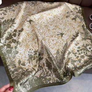 1 pièce Foulard carré en satin de soie à imprimé floral de luxe et , bandeau polyvalent pour femmes pour le tourisme, les vacances, les loisirs, le foulard de tête, les déplacements quotidiens, le petit col