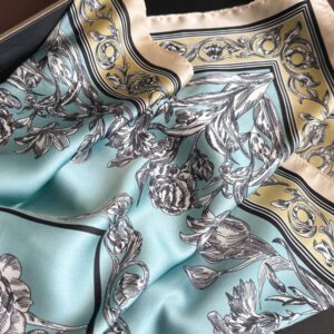 1 pièce Foulard carré en satin de soie à imprimé floral de luxe et , bandeau polyvalent pour femmes pour le tourisme, les vacances, les loisirs, le foulard de tête, les déplacements quotidiens, le petit col