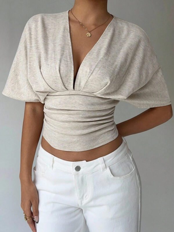 Aloruh T-shirt moulant à manches courtes, col en V profond et froncé pour femmes, couleur abricot – Image 5