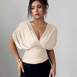 Elenzga T-shirt femme avec manches à volants, col croisé, taille froncée et ourlet à volants. Fabriqué en tissu élastique à doublure en maille, convenant pour les vacances, la plage et les tenues décontractées. Idéal pour les sorties et les déplacements printaniers et estivaux.