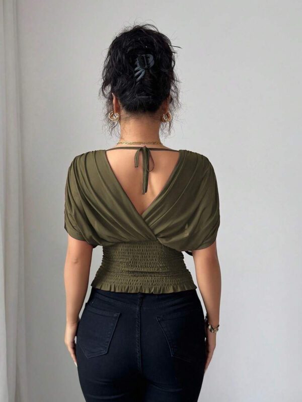 Elenzga T-shirt femme avec manches à volants, col croisé, taille froncée et ourlet à volants. Fabriqué en tissu élastique à doublure en maille, convenant pour les vacances, la plage et les tenues décontractées. Idéal pour les sorties et les déplacements printaniers et estivaux. – Image 36