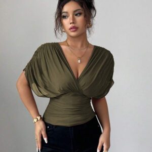 Elenzga T-shirt femme avec manches à volants, col croisé, taille froncée et ourlet à volants. Fabriqué en tissu élastique à doublure en maille, convenant pour les vacances, la plage et les tenues décontractées. Idéal pour les sorties et les déplacements printaniers et estivaux.