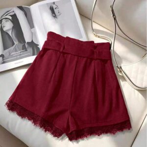 GlowEve Short femme en couleur unie avec empiècement en dentelle