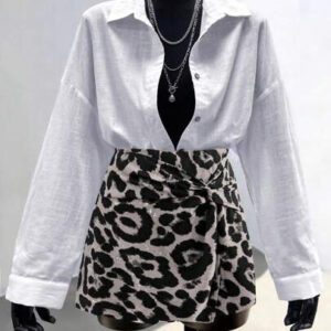 Franclia Jupe-short asymétrique à taille torsadée avec imprimé léopard pour femmes