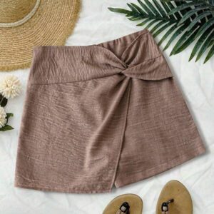 Franclia Jupe-short asymétrique à taille torsadée avec imprimé léopard pour femmes