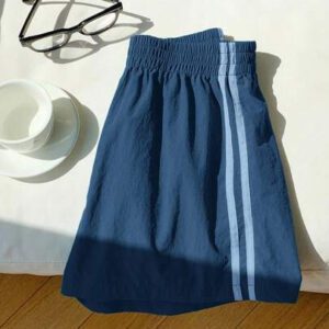 Comfortcana Short de sport ample décontracté à taille élastique avec rayure latérale bleu brumeux pour femmes