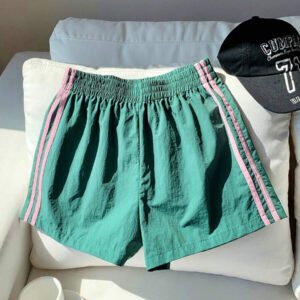 Comfortcana Short de sport ample décontracté à taille élastique avec rayure latérale bleu brumeux pour femmes