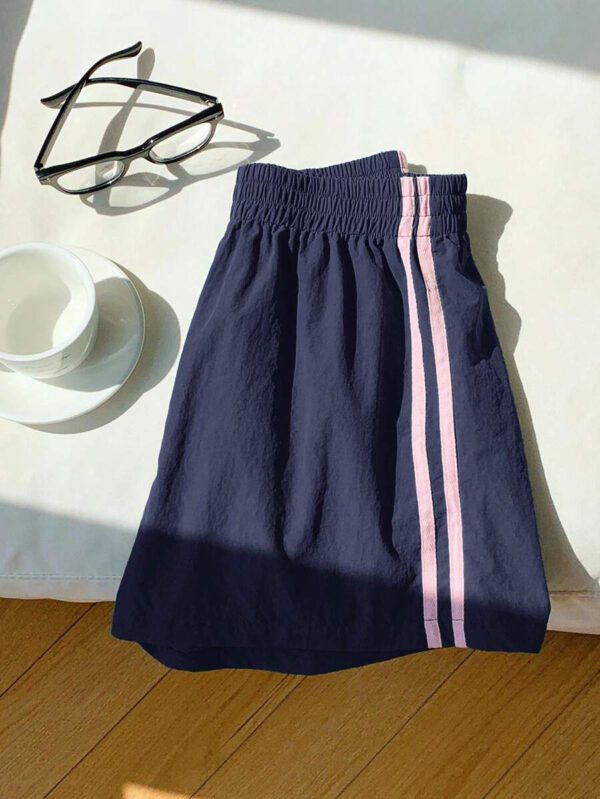 Comfortcana Short de sport ample décontracté à taille élastique avec rayure latérale bleu brumeux pour femmes – Image 26