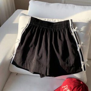 Comfortcana Short décontracté à taille élastique rouge avec nœud décoratif et rayures pour femmes
