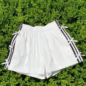 Comfortcana Short décontracté à taille élastique rouge avec nœud décoratif et rayures pour femmes