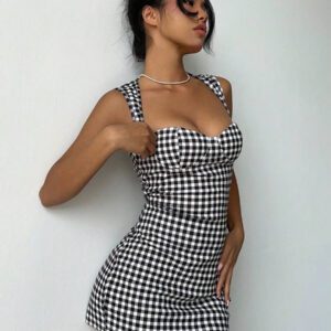 Aloruh Robe mini avec détails de buste à carreaux noir et blanc pour femmes