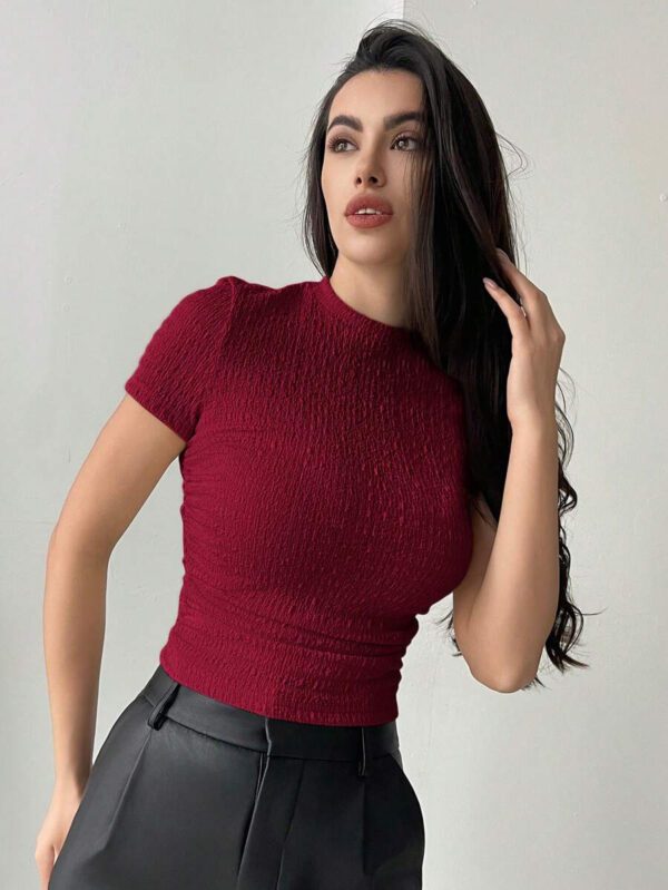 Aloruh Top à manches courtes en maille texturée, col rond, simple, ajusté, froissé, de couleur unie pour femmes – Image 24