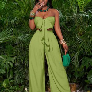 Slaydiva Top court à nouer devant rose rouge et pantalon large. Tenue de vacances pour femmes