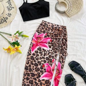 Soleia Top spaghetti noir unicolore style décontracté de vacances et jupe crayon avec taille à lacets, ourlet fendu et imprimé floral léopard camel tout-sur. Ensemble 2 pièces femme, convient pour la plage, les vacances, les sorties et le port quotidien