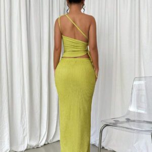 Elenzga Femme Ensemble 2 pièces : Top sans manches à une épaule avec détail de cordon et jupe longue unie