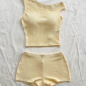 Soleia Tenue bohème, romantique à fleurs pour vacances, Ensemble 2 pièces pour le 4 juillet, Tenues de festival, Tenue du Nouvel An, Tenue de soirée romantique, Tenue de patinage sur glace, Tenue de sortie en vacances, Femme, Ensemble 2 pièces: Top à épaules asymétriques en tricot texturé et shorts moulants taille très basse, Convient pour les fêtes, Noël, rendez-vous, plage, croisière, festivals, ensembles d'été
