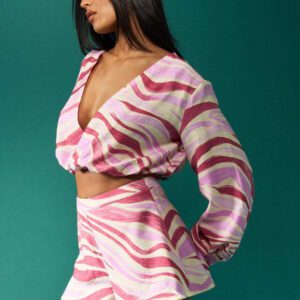 MISSGUIDED Ensemble deux-pièces à imprimé zébré rose, Top court enveloppant à manches longues avec short taille haute. Tenue d'été pour plage, vacances, festival et fête
