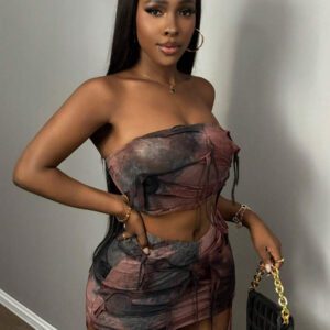 Slaydiva Nouveau ensemble deux pièces femme pour le printemps et l'été, top tube décontracté et sexy + mini-jupe évasée à la taille en V, en tissu déchiré tie-dye. Tenues d'été