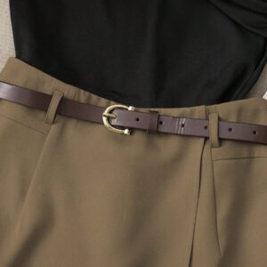 Franclia Ensemble casual chic tout-aller de Top plissé noir pur à un épaule élastique et jupe-culotte kaki avec fausse poche et ceinture. Ensemble deux pièces pour dame
