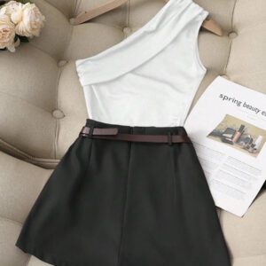 Franclia Ensemble casual chic tout-aller de Top plissé noir pur à un épaule élastique et jupe-culotte kaki avec fausse poche et ceinture. Ensemble deux pièces pour dame