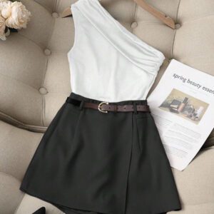 Franclia Ensemble casual chic tout-aller de Top plissé noir pur à un épaule élastique et jupe-culotte kaki avec fausse poche et ceinture. Ensemble deux pièces pour dame