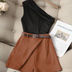 Franclia Ensemble casual chic tout-aller de Top plissé noir pur à un épaule élastique et jupe-culotte kaki avec fausse poche et ceinture. Ensemble deux pièces pour dame