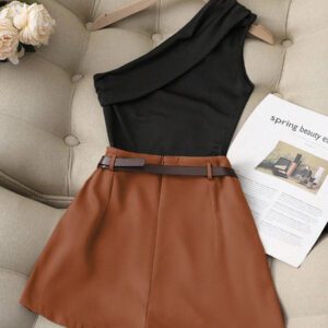 Franclia Ensemble casual chic tout-aller de Top plissé noir pur à un épaule élastique et jupe-culotte kaki avec fausse poche et ceinture. Ensemble deux pièces pour dame