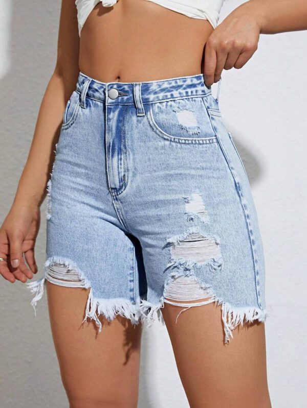 SHEIN EZwear Shorts en jean déchirés, coupe ajustée et décontractée pour l'été avec ourlet effrangé – Image 6