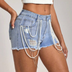 SHEIN Tall Short en jean déchiré délavé décoré de chaînes de perles fausses pour femmes, style casual de mode de rue d'été