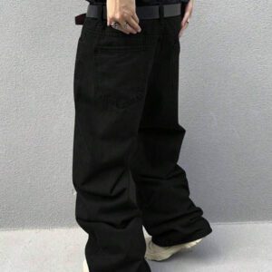 Jean ample vintage de style Y2K pour hommes, en noir avec un lavage rétro. Jambe large et droite, ample. Cadeau parfait pour le mari ou le petit ami