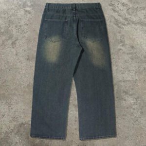 Jean ample vintage de style Y2K pour hommes, en noir avec un lavage rétro. Jambe large et droite, ample. Cadeau parfait pour le mari ou le petit ami