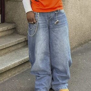 Jean ample vintage de style Y2K pour hommes, en noir avec un lavage rétro. Jambe large et droite, ample. Cadeau parfait pour le mari ou le petit ami