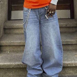 Jean ample vintage de style Y2K pour hommes, en noir avec un lavage rétro. Jambe large et droite, ample. Cadeau parfait pour le mari ou le petit ami