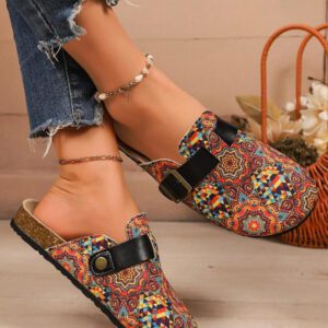 Chaussons unisexes à bout large de style coréen pour printemps et été 2024 avec semelle souple et vintage, convient pour une utilisation en intérieur et en extérieur en hiver et pour des tenues élégantes de la plupart des styles.