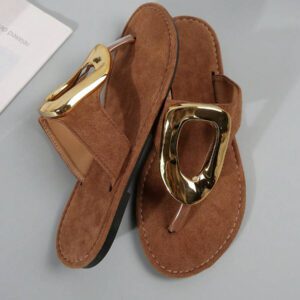 Tongs plates de plage confortables pour femmes avec imprimé léopard, décoration de boucle en métal