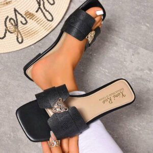 Nouvelles sandales casual de mode printemps et été pour femmes, confortables sandales à talon plat et bout rond, chaussures de plage, mules minimalistes, polyvalentes