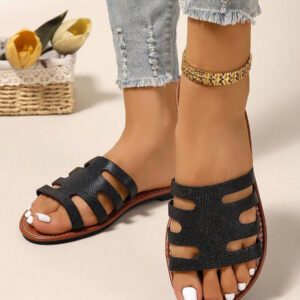 Nouvelles sandales de printemps/été de la marque, sandales plates décontractées à la mode pour femmes, sandales style romain à enfiler, noir/beige/marron. Sandales compensées rétro élégantes avec strass, recommandées par des blogueuses, chaussures de plage, mules minimalistes d'intérieur/extérieur, sandales plates avec décoration métallique motif crocodile