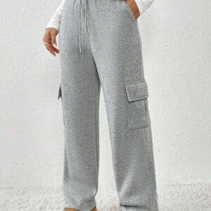 SHEIN PETITE Pantalon de survêtement casual gris à taille à cordon, avec des poches latérales, des rabats de poches et une jambe droite. Coupe longue pour femmes de petite taille, automne/hiver