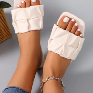 Tongs antidérapantes pour femme en été, chaussons de plage souples à semelle extérieure, chaussons carrés à la mode pour l'extérieur