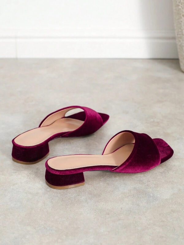 Sandales plates romaines pour femmes, boucle en métal, sangles coulissantes, talons bas couleur bordeaux, confortables et antidérapantes – Image 7