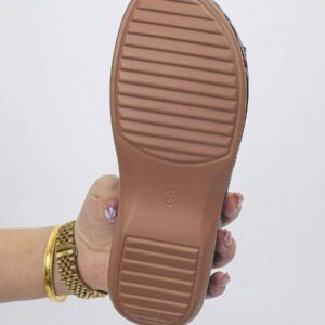 Sandales à plateforme noires d'été à la mode et décontractées grande taille 35-45, sandales confortables décorées de chaînes métalliques pour l'extérieur, sandales à plateforme blanche et semelle épaisse pour femmes