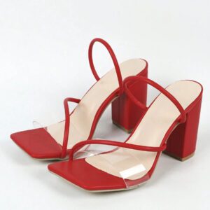 Talons hauts à enfiler avec bout carré et talon épais noirs pour femme. Design minimaliste sexy et confortable. Convient pour les soirées, les banquets, les tenues décontractées, des sandales et mode