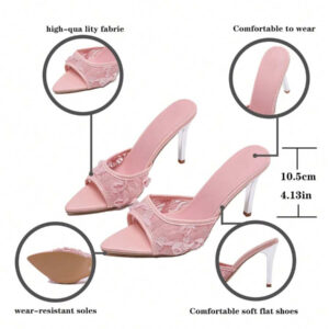 Sandales à talons stilettos avec décor de fleurs blanches en mailles pour femmes. Talons hauts pointus mode, pumps à talons hauts mode, métalliques et respirants, à enfiler