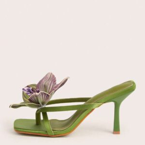 Sandales à talons aiguilles ouverts à fleurs en satin rose, convenant pour les voyages et la plage au printemps/été