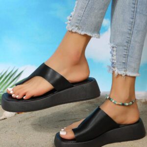 Nouvelles tongs d été pour femmes avec semelle épaisse et plateforme, marron, pour usage casual, vacances, voyage, port quotidien et plage