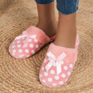 Chaussons pour femmes confortables, doux et légers pour l'intérieur et l'extérieur avec semelle épaisse antidérapante et résistante à l'odeur.