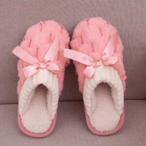 Nouvelles pantoufles d'intérieur pour femmes pour l'automne/hiver, pantoufles de maison chaudes à bout fermé et avec un nœud papillon, silencieuses