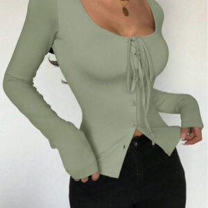 Chiquease T-shirt moulant à manches longues pour femmes, au cou d'équipage, à nœud décoratif, en tricot élastique unicolore. Port polyvalent pour tous les jours.