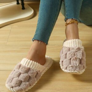 Pantoufles à motif diamant de couleur unie pour femmes, nouvelles pantoufles moelleuses à semelle souple pour l'automne/l'hiver pour hommes et femmes, pantoufles de style simple et doux pour couples, pantoufles de chambre à bout fermé